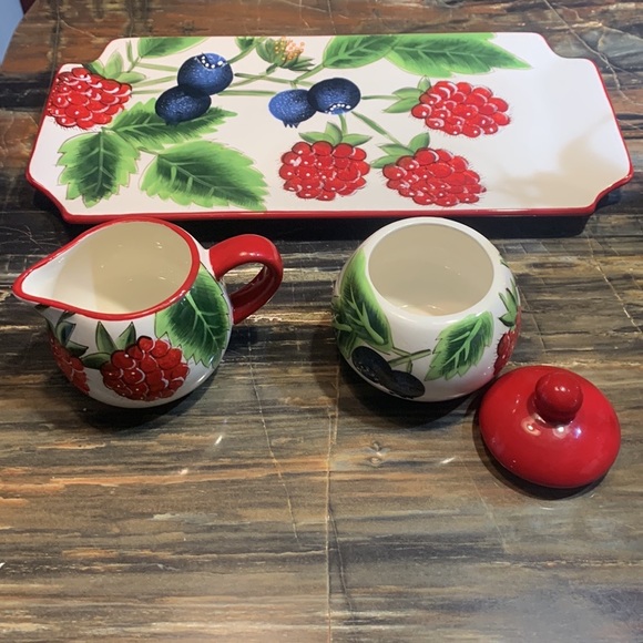 SALE!!!! Berry cream and sugar bowl with serving tray.     2 - Picture 10 of 15